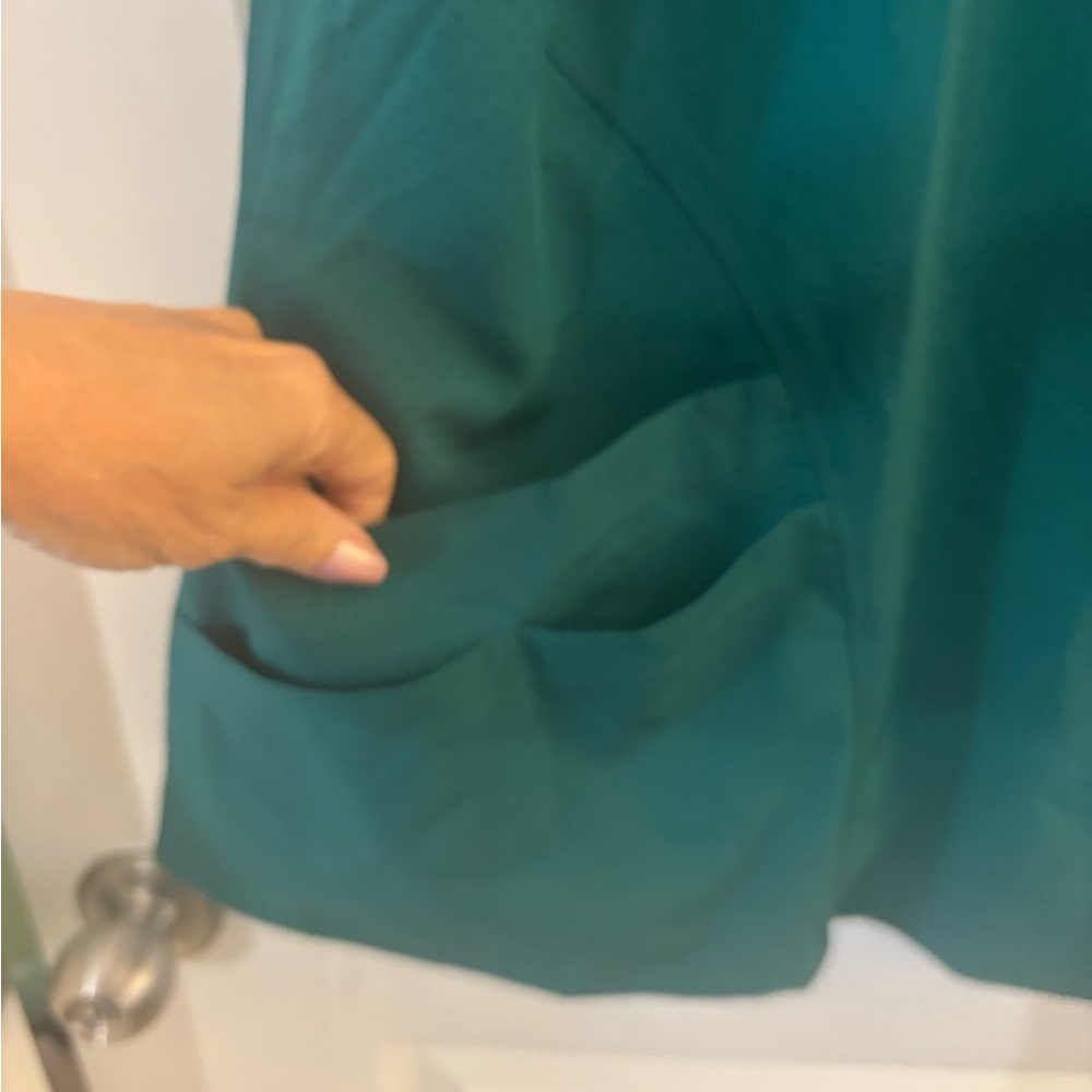 Woman’s Barco One V-Neck Teal / Green Scrubs Top sz 4XL - Picture 4 of 8